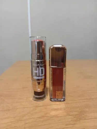 Blush de bastao com pincel numero 03 +batom de alta fixação 03