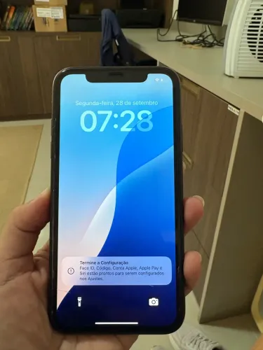 iPhone 11 - 64 gb - excelente estado - bateria 83% - com caixa e cabo