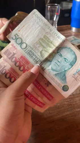 Dinheiro antigo a venda. Peço a negociar