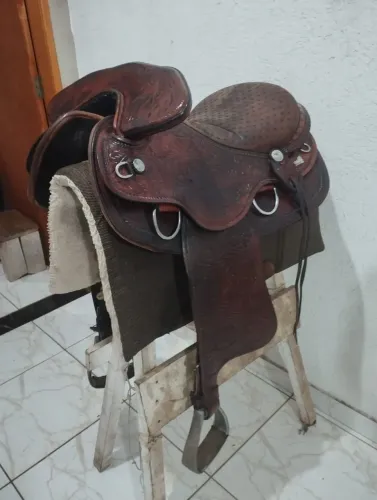 Sela semi nova Bordada