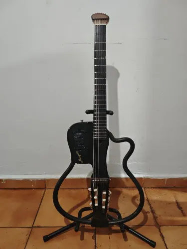 Violão vazado Marquês
