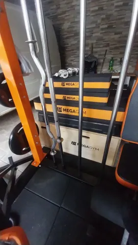 Kit Estação musculação Banco 10x1 step ajustável kettlebell tapete borracha e outros.