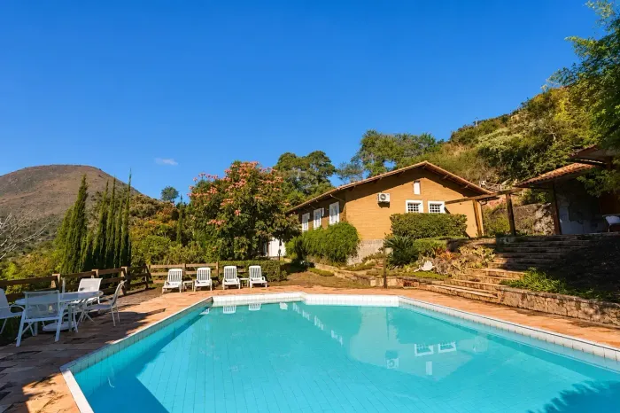 Casa à venda com vista espetacular em Nogueira