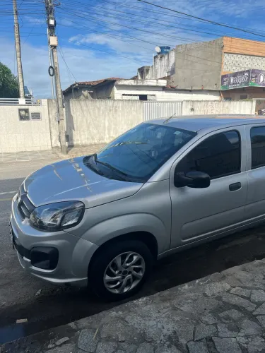 Fiat Uno Attractive 1.0 EVO Fire Flex 8V 5P 2021
