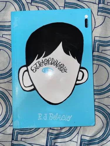 LIVRO EXTRAORDINÁRIO - EXCELENTE