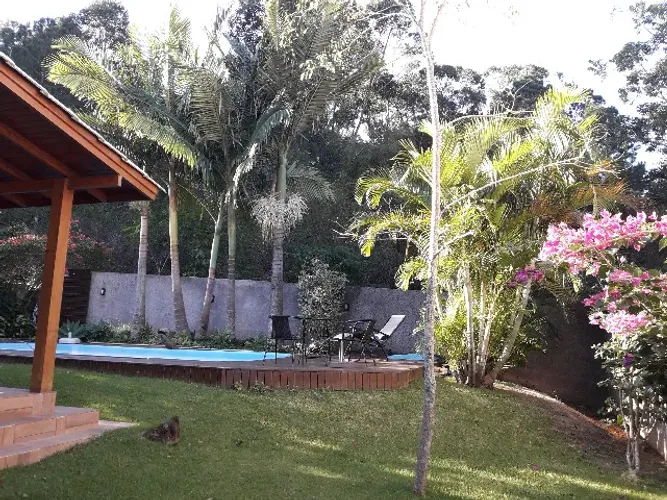 Casa Britânica com piscina