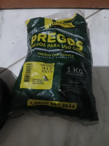 Pacote de prego e rolo de arame de 1kl 10$ cada