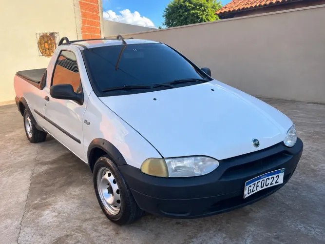 Fiat Strada Working 1.5 MPI 8V CE (álcool) 2001