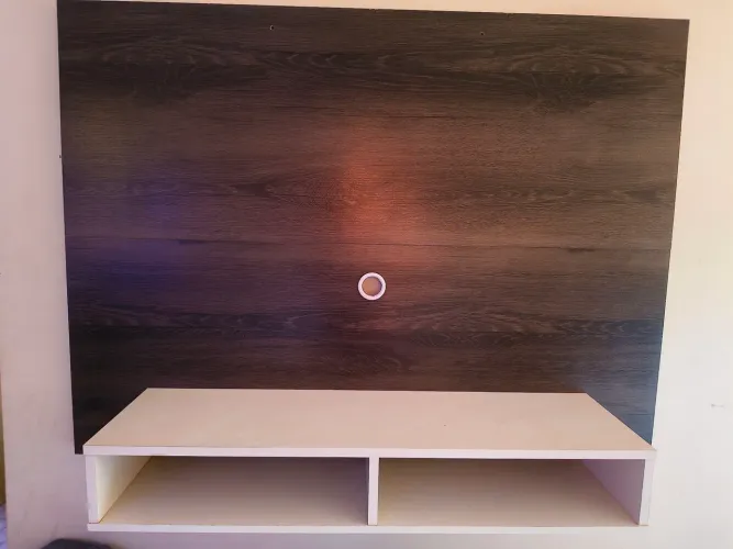 Painel para TV com Rack Suspenso - Ótimo Estado<br>