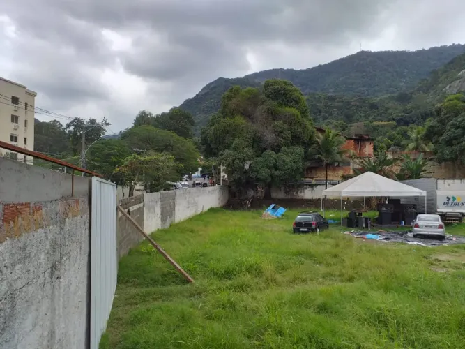 Lote/Terreno para venda com 2000 metros quadrados em Jacarepaguá - Rio de Janeiro - RJ