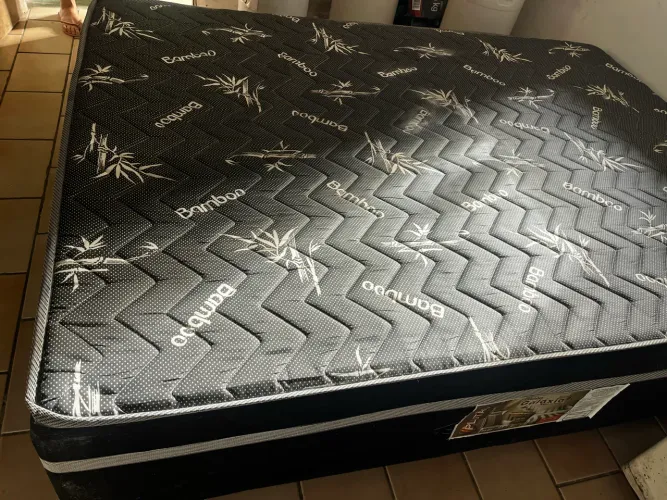 Cama box semi nova 