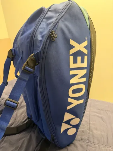 Raqueteira Yonex Ezone X12 Pro