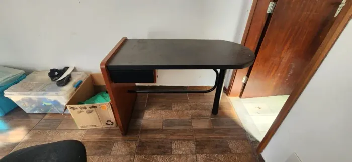 Mesa para computador (Desapego do Fernando)