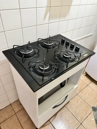 Cooktop com móvel e rodinhas