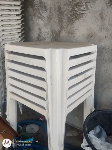 Mesa e cadeiras