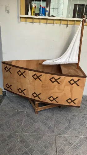 Barco de madeira infantil