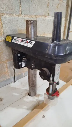 Furadeira de Bancada Motomil FB-160 - Robusta e em Ótimo Estado