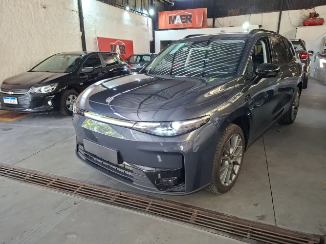 Leapmotor C10 REEV (Híbrido) 2027