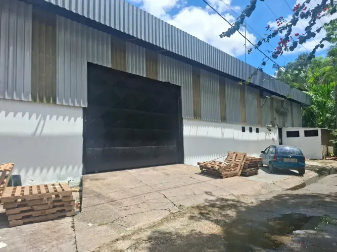 Galpão no distrito - 740m² - Armando Mendes