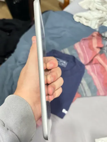 IPAD MINI (NÃO LIGA, COMPRA BOA PARA USO DE PEÇAS OU REPARO)