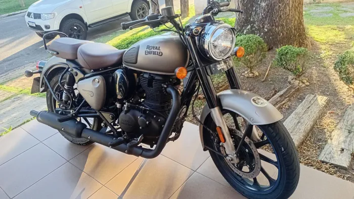 Royal enfield classic 350 muito conservada.