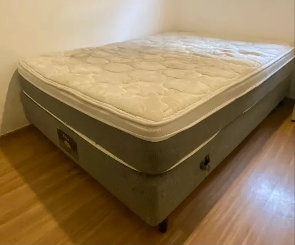 Jogo cama box casal Castor usado 