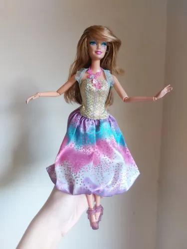 Boneca Barbie Fashionista Cutie Hollywood Divas 