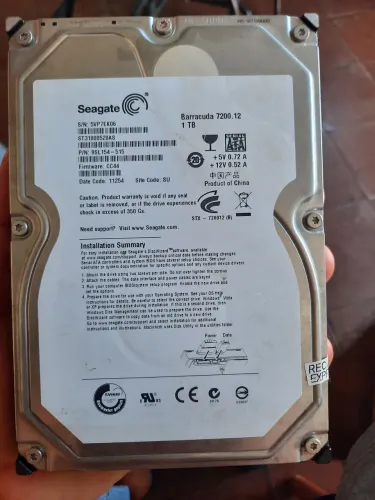 2 HDs de 1T e 4 memória ram