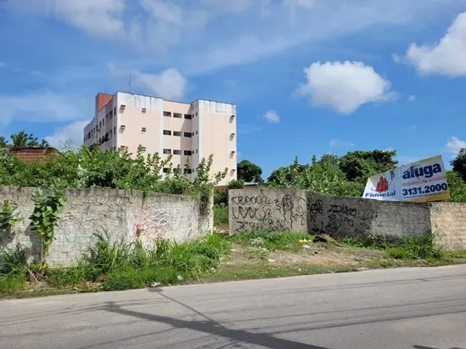 MESSEJANA - TERRENO - Rua Coronel Guilherme Alencar, 617 com Área Aproximada do terreno de