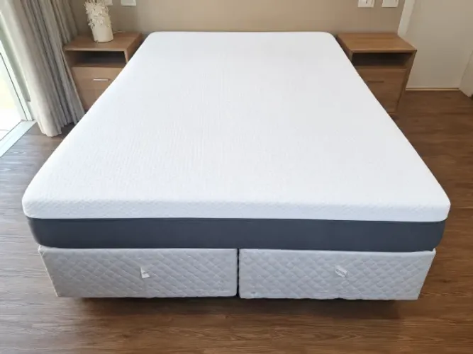 Colchão Emma Original Queen - Tecnologia Alemã - 23 cm - Apenas 1 Ano de Uso