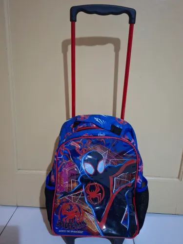Mochila homem aranha nova