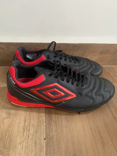 Chuteira Umbro Adamant Pro Society Nº 42 ? Pouquíssimo Uso