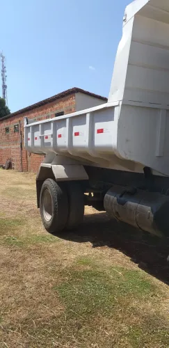 Caminhão basculante 146.000rs