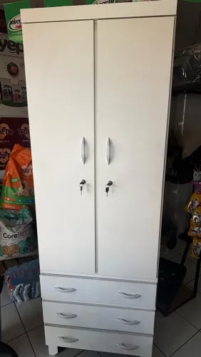 Guarda roupa duas portas