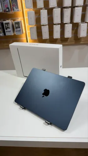 MacBook m2  8/256 GB com caixa 