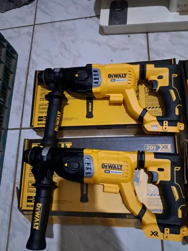 Martelete 20v dewalt modelo DCH263 so máquina 