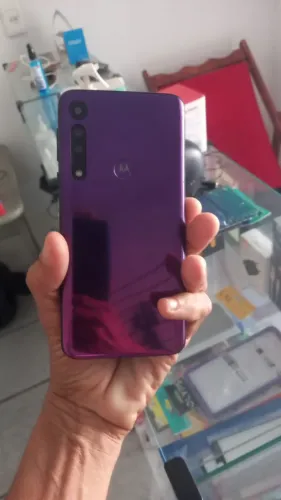 Celular g8 one macro 64g mais 4g de RAM muito bom