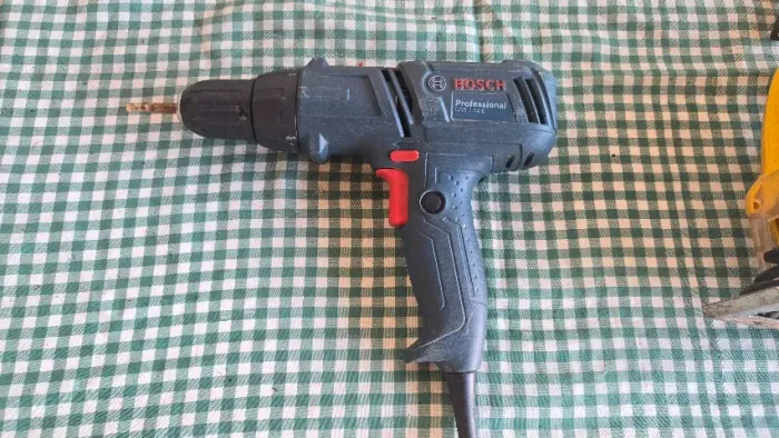 Parafusadeira e Furadeira Bosch GSR 400W