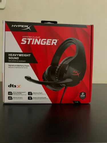 Headset Gamer HyperX Cloud Stinger + Placa de Áudio 7.1 USB