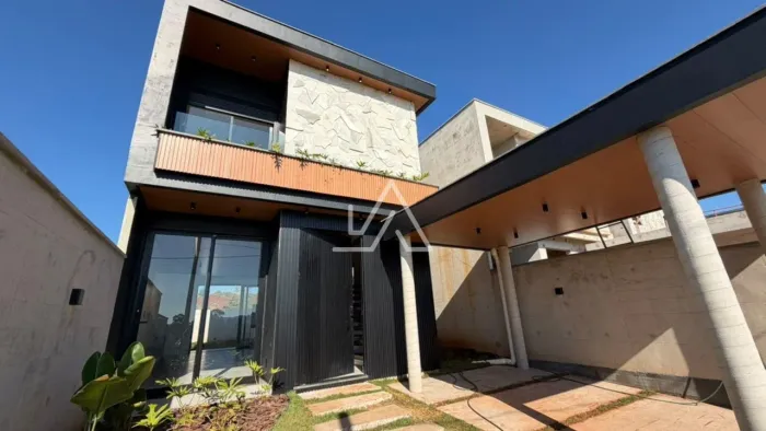 CASA NOVA DE 2 PAVIMENTOS FEITO TODA EM CONCRETO