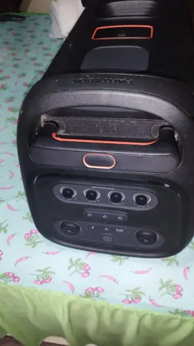 Caixa JBL party box 320