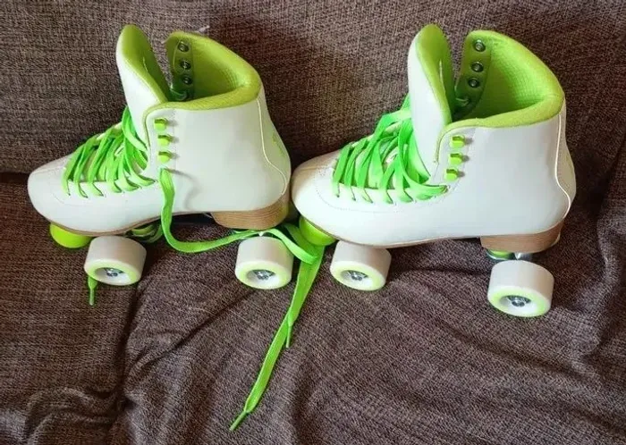 Patins novinho com protetor de joelho e cotovelo