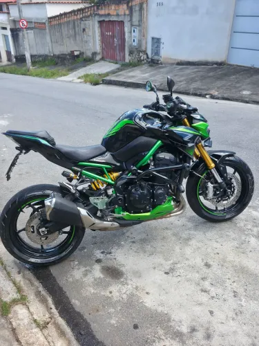 Z900 R EDITION