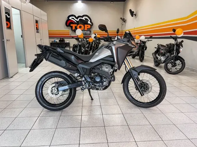 Honda XRE 300 Sahara 2025 | Big Trail | Conforto | Baixa KM 