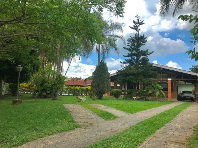 Sua chácara em Atibaia próxima de tudo. São 1.200m² de terreno. Fácil acesso