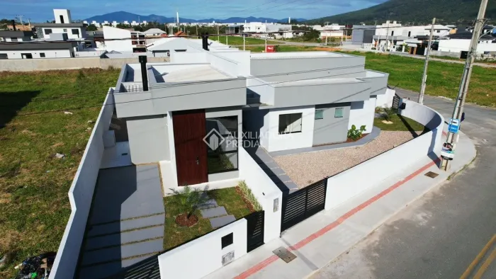 Vendo casa com 3 quartos sendo 1 suíte | Guarda do Cubatão - Palhoça | SC