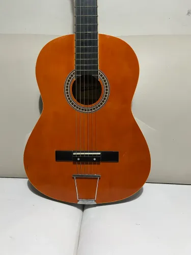 Violão de nylon com cordal
