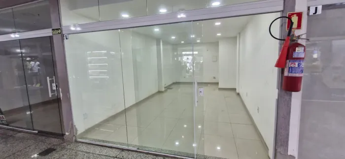 Ótima Loja Comercial para locação no Data Shopping, centro de Campo Grande, RJ