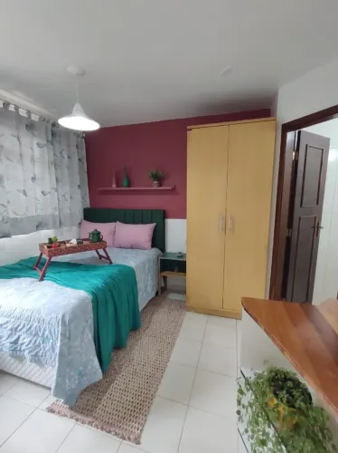 Kitnet / Studio mobiliado 17M² - Jd. Social/Bacacheri direto com o proprietário