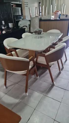 Cadeiras modenas pra sala de jantar